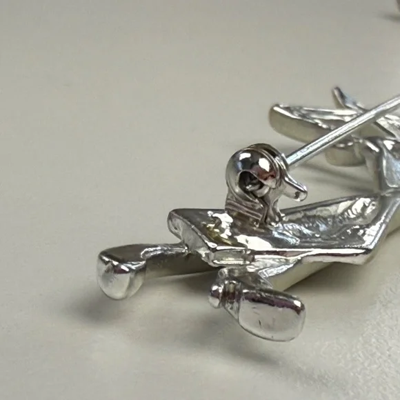 Vintage Art Deco Womens Silver Tone Sculpted Glamour Lady Statement Brooch - Picture 7 of 7